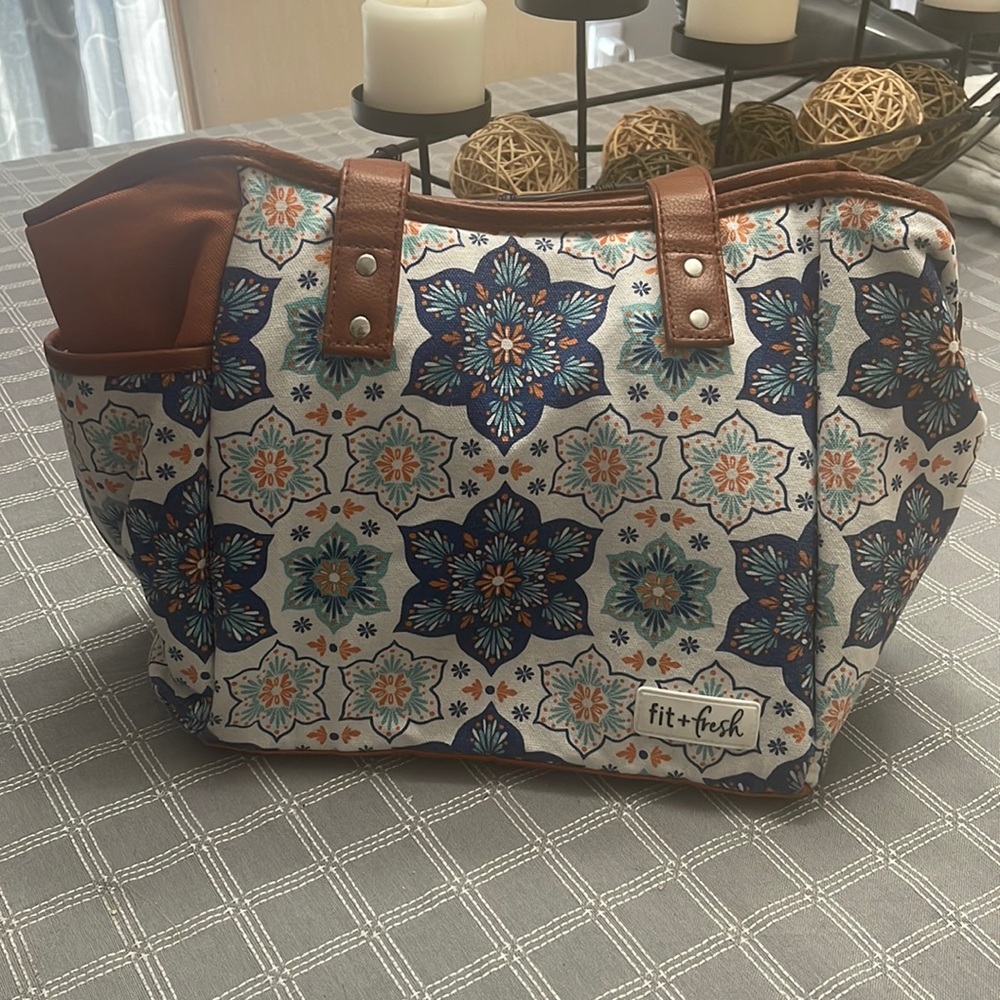Fit + fresh lunch tote